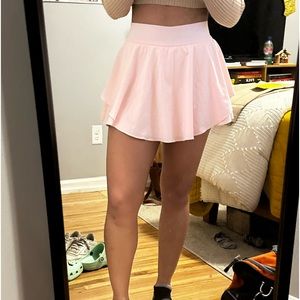 Lululemon court rival tennis skirt/skort strawberry milkshake flowy cute girly